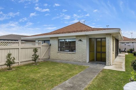 Photo of property in 1/218 Centreway Road, Orewa, 0931