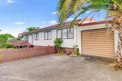 Photo of property in 2/13 Kirton Crescent, Manurewa, Auckland, 2102