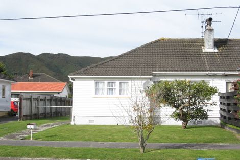 Photo of property in 76 Hall Crescent, Epuni, Lower Hutt, 5011