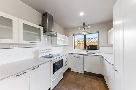 Photo of property in 51 The Grove, Red Beach, 0932