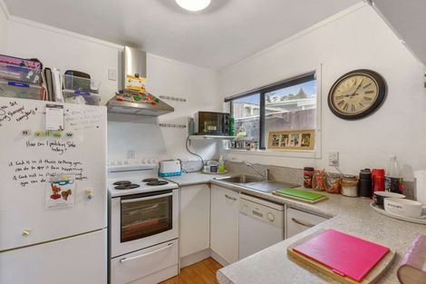 Photo of property in 2/3 Eagle Place, Red Beach, 0932