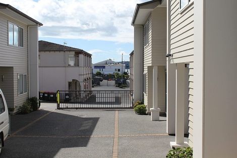 Photo of property in 3/24 Selwyn Road, Cockle Bay, Auckland, 2014