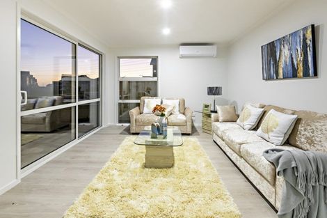 Photo of property in 16 Kauri Heart Avenue, Takanini, 2112