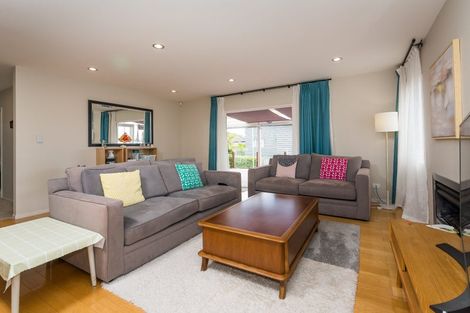 Photo of property in 90 Oakway Drive, Schnapper Rock, Auckland, 0632