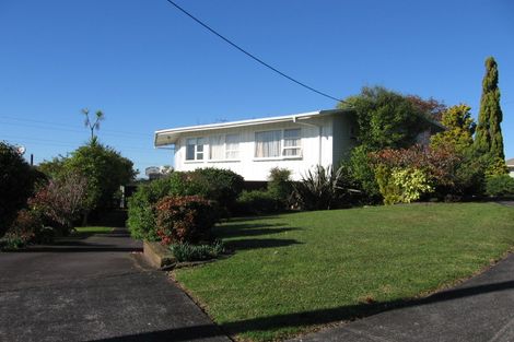 Photo of property in 10 Fairlea Road, Te Atatu South, Auckland, 0610