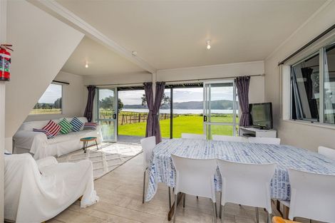 Photo of property in 847 Whangaruru North Road, Whangaruru, Russell, 0184
