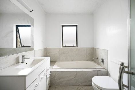 Photo of property in 281 Cambridge Road, Hillcrest, Hamilton, 3216