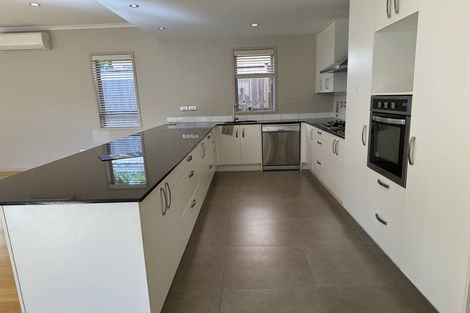 Photo of property in 8 Horizon View Road, Oteha, Auckland, 0632