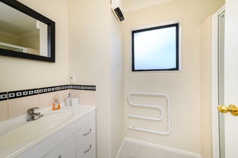 Photo of property in 96 Pacific Drive, Fitzherbert, Palmerston North, 4410