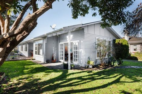 Photo of property in 12 Carisbrooke Street, Katikati, 3129