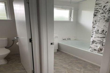 Photo of property in 3/20 Penning Road, Castor Bay, Auckland, 0620