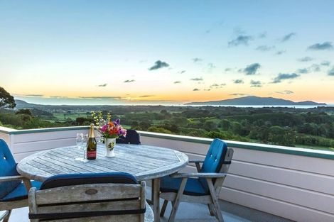 Photo of property in 243 Huia Street, Waikanae, 5391