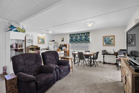 Photo of property in 433 Waihi Road, Normanby, Hawera, 4614