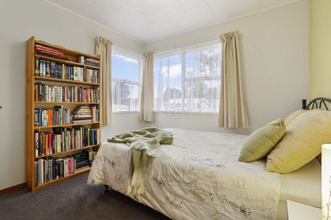 Photo of property in 20 Cron Avenue, Te Atatu South, Auckland, 0610