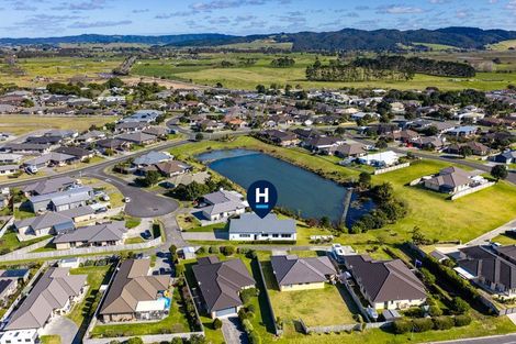 Photo of property in 9 Kamahi Place, One Tree Point, 0118