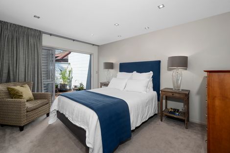 Photo of property in 1/33 Braemar Road, Rothesay Bay, Auckland, 0630