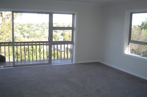 Photo of property in 8 Cheval Drive, Totara Vale, Auckland, 0629