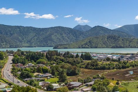 Photo of property in 17 Beach Place, Havelock, 7100