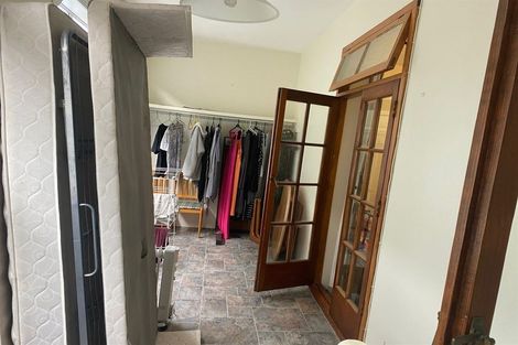 Photo of property in Devonport Apartments, 32/127 Saint Aubyn Street, New Plymouth, 4310