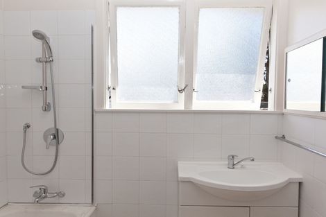 Photo of property in 17 Sylvan Crescent, Te Atatu South, Auckland, 0610