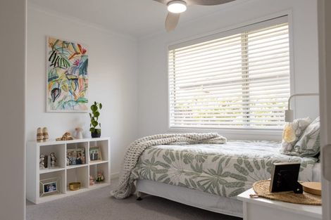 Photo of property in 5 Kihi Place, Ruakaka, 0116