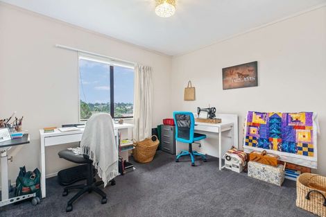 Photo of property in 46 Edgewater Parade, Waiuku, 2123