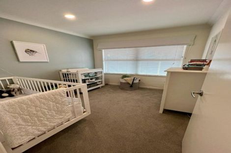 Photo of property in 2/32a Howard Road, Northcote, Auckland, 0627