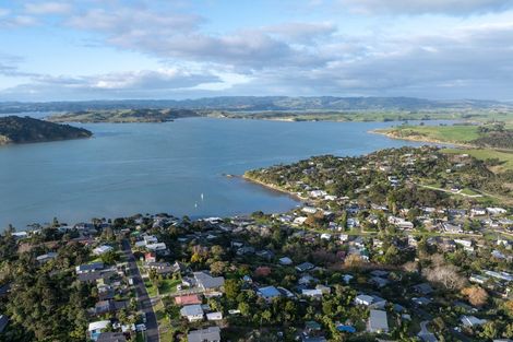 Photo of property in 6 Manukau Road, Raglan, 3225