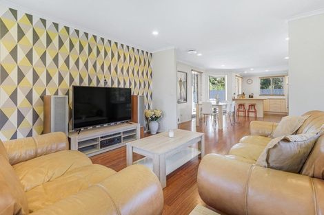 Photo of property in 70 Nielsen Gardens, Rototuna, Hamilton, 3210