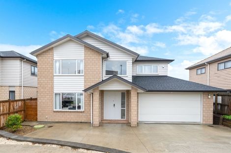 Photo of property in 19 Bordeaux Parade, Te Atatu South, Auckland, 0610