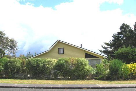 Photo of property in 1/4 Mawson Avenue, Torbay, Auckland, 0630