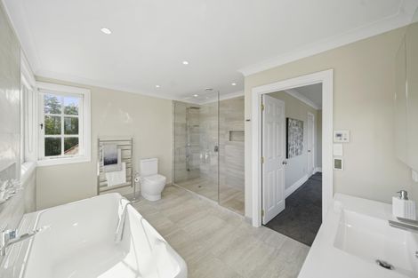 Photo of property in 16 Fenton Terrace, Cockle Bay, Auckland, 2014