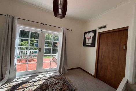 Photo of property in 16 Friend Street, Karori, Wellington, 6012