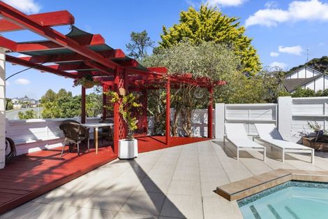 Photo of property in 203 Chelsea View Drive, Chatswood, Auckland, 0626