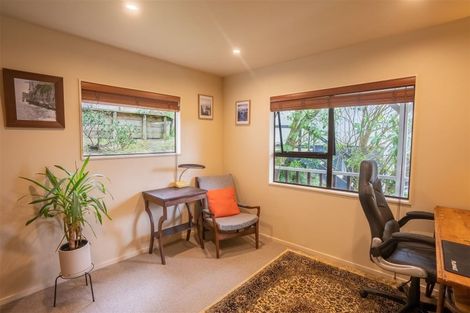 Photo of property in 36 Oak Avenue, Paremata, Porirua, 5024