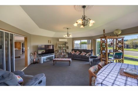 Photo of property in 125 Winters Road, Mairehau, Christchurch, 8052