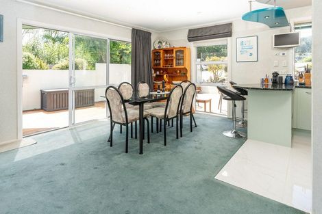 Photo of property in 8 Boscobel Lane, Tawa, Wellington, 5028