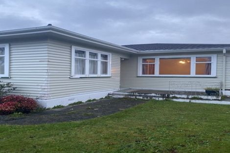 Photo of property in 15 Oxford Crescent, Ebdentown, Upper Hutt, 5018