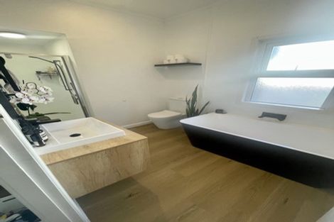 Photo of property in 94 Hillsborough Road, Hillsborough, Auckland, 1042