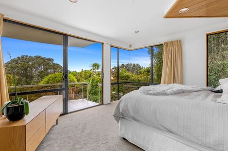 Photo of property in 2/19 Churchill Road, Murrays Bay, Auckland, 0630