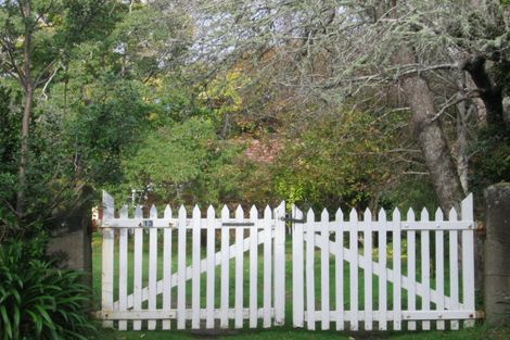 Photo of property in 13 Kauri Road, Waikanae, 5036