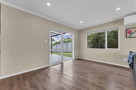 Photo of property in 1 Nirmal Place, Sunnyvale, Auckland, 0612