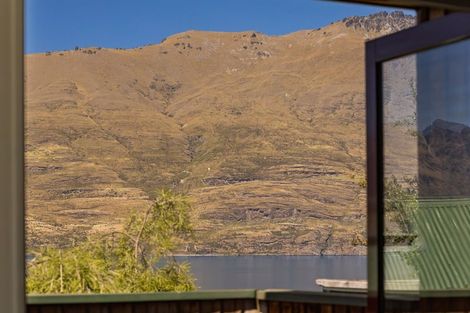 Photo of property in 22b Evergreen Place, Sunshine Bay, Queenstown, 9300