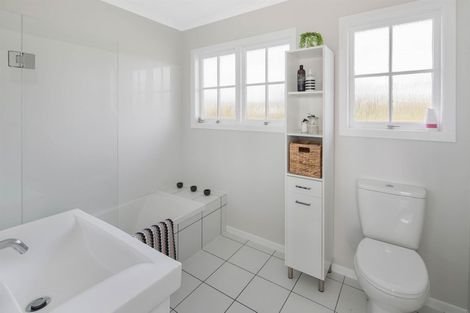 Photo of property in 19 Toporoa View, Ascot Park, Porirua, 5024