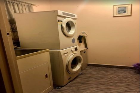 Photo of property in 21 Tauroa Road, Havelock North, 4130