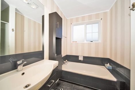 Photo of property in 24 Maire Street, Hawera, 4610