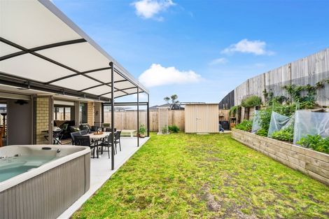 Photo of property in 6 Powhaitere Road, One Tree Point, 0118