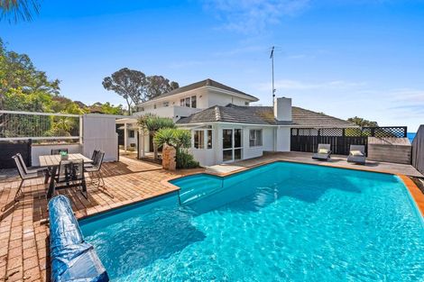 Photo of property in 2/101 Churchill Road, Murrays Bay, Auckland, 0630