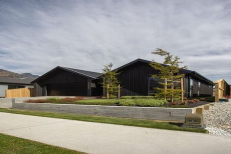 Photo of property in 6 Cheviot Street, Jacks Point, 9371