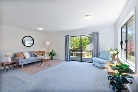 Photo of property in 2/38 Waverley Avenue, Glenfield, Auckland, 0629